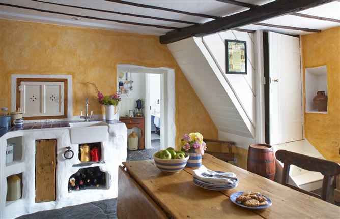 https://photos-a.propertyimages.ie/media/4/7/3/5015374/ad582e78-d07b-45c4-b18f-bd2489fe47bf_l.jpg