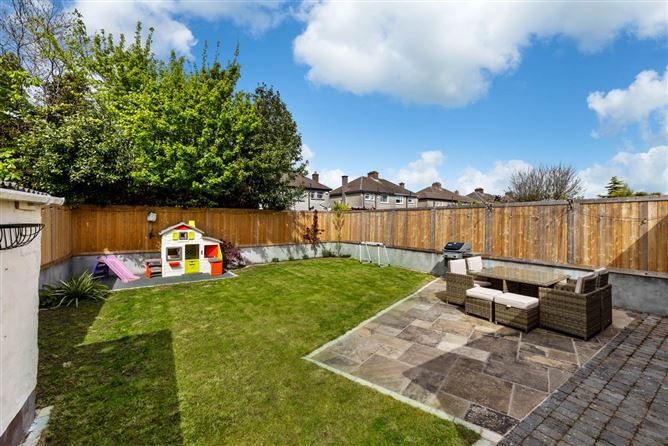 Photo 15 of 17 — 17 Kincora Drive, Clontarf, Dublin 3
