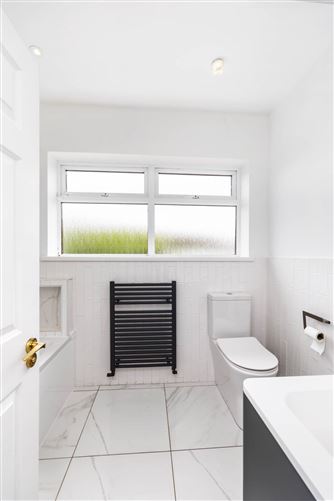 Photo 13 of 17 — 17 Kincora Drive, Clontarf, Dublin 3