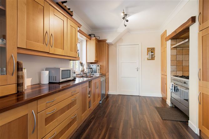 49 Dundela Park, Sandycove, County Dublin