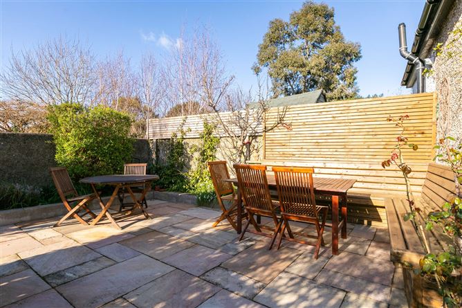 49 Dundela Park, Sandycove, County Dublin