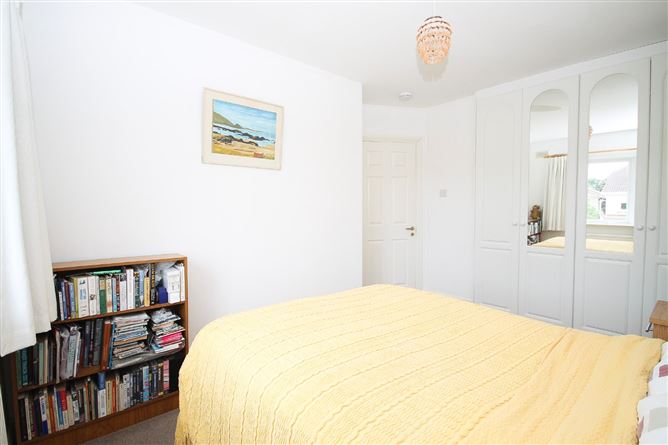 17 Woodstown Lane, Knocklyon, Dublin 16