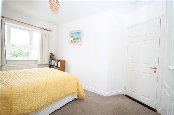 17 Woodstown Lane, Knocklyon, Dublin 16