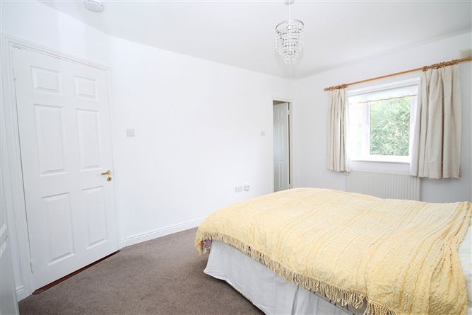 17 Woodstown Lane, Knocklyon, Dublin 16