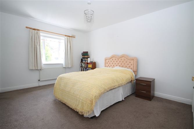 17 Woodstown Lane, Knocklyon, Dublin 16