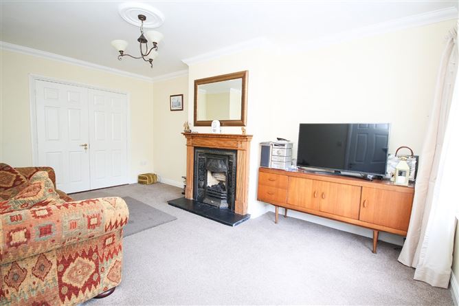 17 Woodstown Lane, Knocklyon, Dublin 16