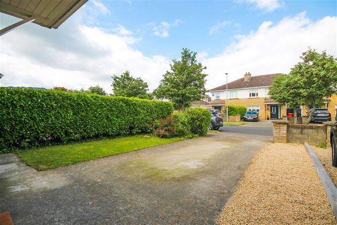 17 Woodstown Lane, Knocklyon, Dublin 16