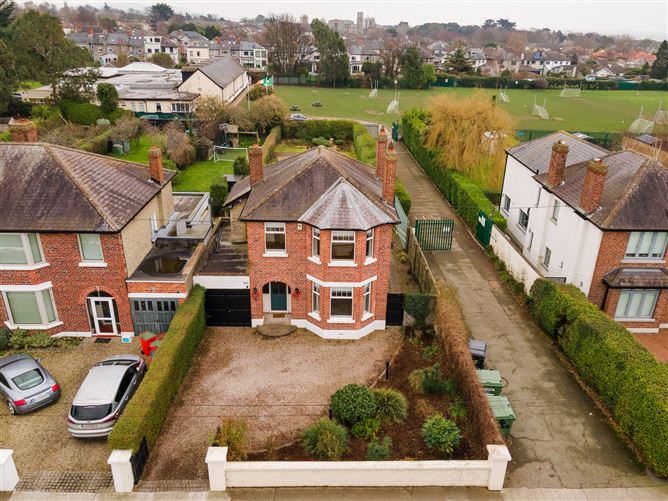 https://photos-a.propertyimages.ie/media/4/7/4/4907474/3bf9b551-1d0d-4a76-9ced-16e4cf6c7e6f_l.jpg