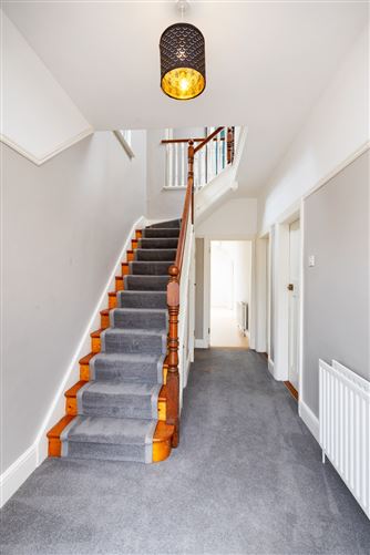 https://photos-a.propertyimages.ie/media/4/7/4/4907474/3bf9b551-1d0d-4a76-9ced-16e4cf6c7e6f_l.jpg