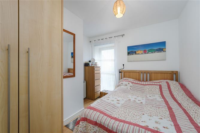 15 Marlfield Terrace, Kiltipper, Dublin 24