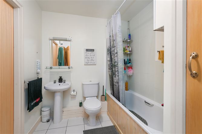 15 Marlfield Terrace, Kiltipper, Dublin 24