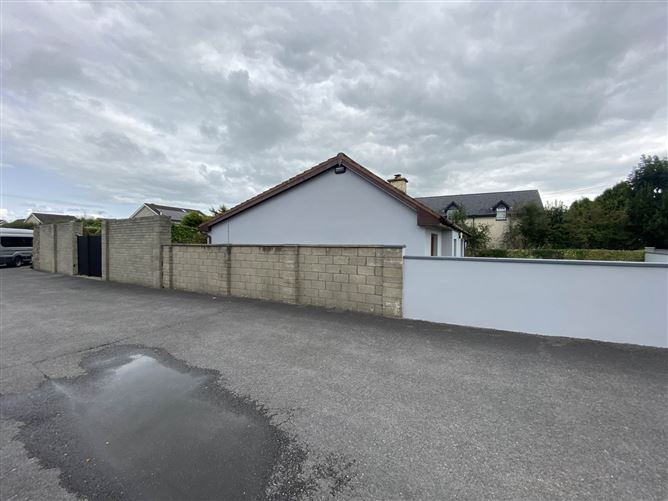 Photo 13 of 17 — Dooradoyle Road, Dooradoyle, County Limerick