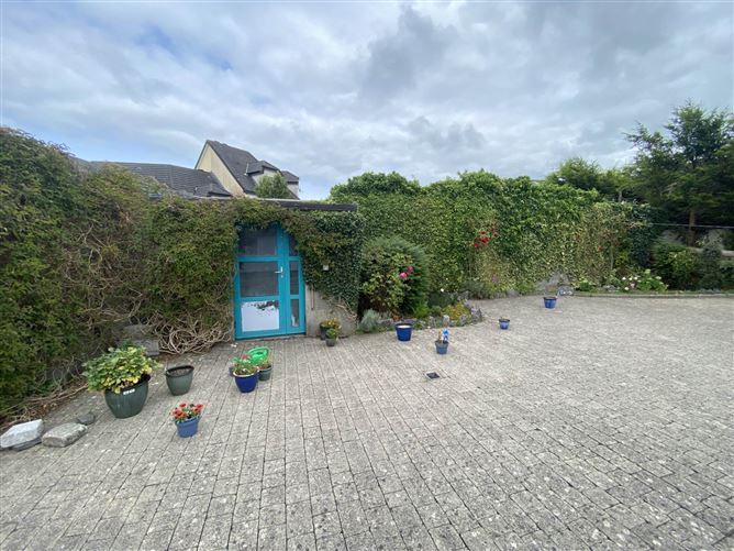 Photo 15 of 17 — Dooradoyle Road, Dooradoyle, County Limerick