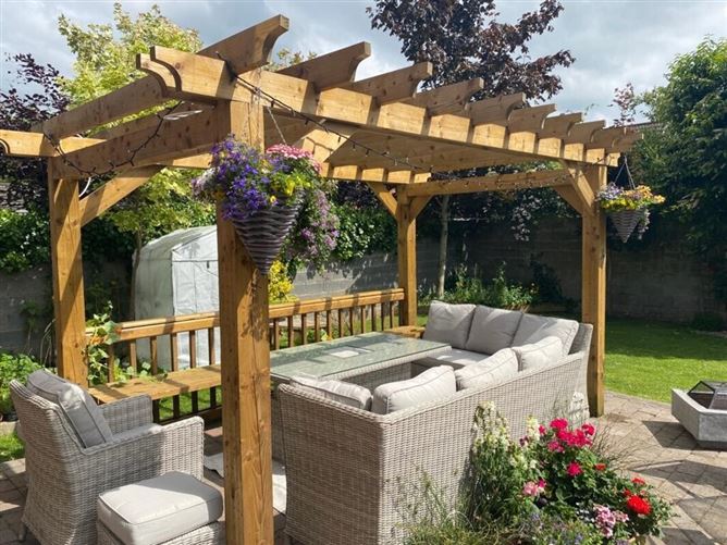 Beautiful detached home, "Baile Átha Troim