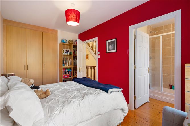 3 The Courtyard, Stepaside Park, Stepaside, Dublin 18
