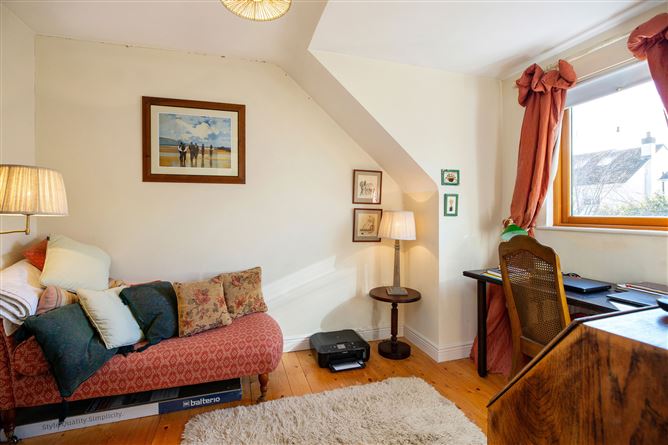 3 The Courtyard, Stepaside Park, Stepaside, Dublin 18