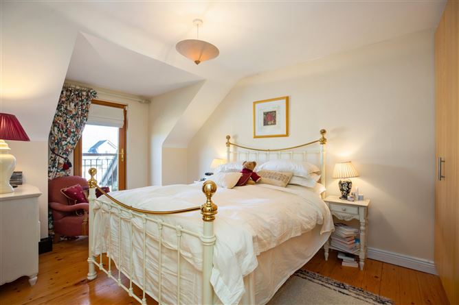 3 The Courtyard, Stepaside Park, Stepaside, Dublin 18