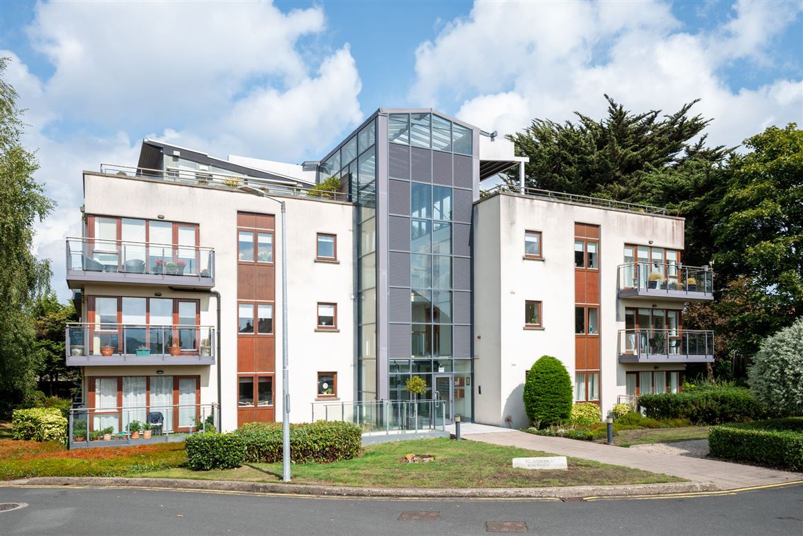 Apt. 3 Kelston Hall, Foxrock, Dublin 18