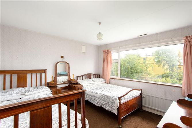 15 Ardeevin Avenue, Lucan, Dublin