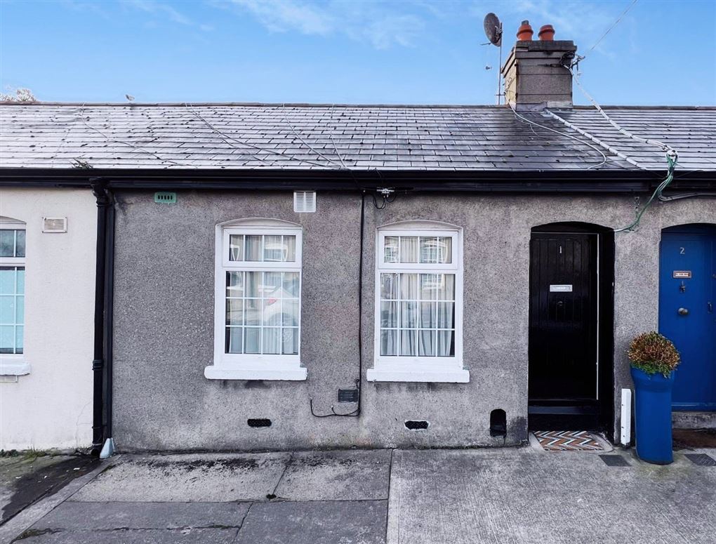 1 Findlater Street, Glasthule, Co. Dublin DNG Dun Laoghaire 4678674