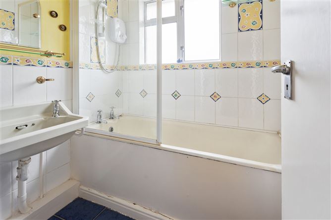 25 Nutgrove Park, Clonskeagh, Dublin 14