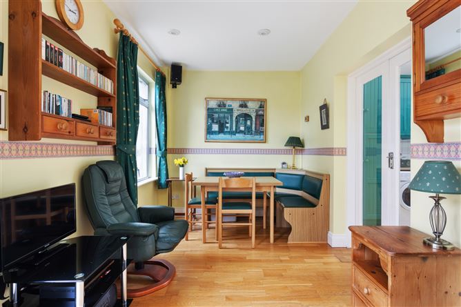 25 Nutgrove Park, Clonskeagh, Dublin 14