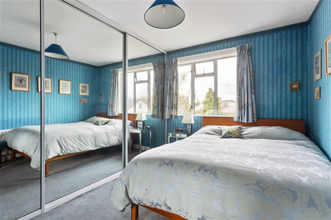 25 Nutgrove Park, Clonskeagh, Dublin 14