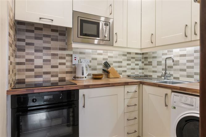 8 The Sycamores, Stradbrook Hill, Blackrock, Co. Dublin