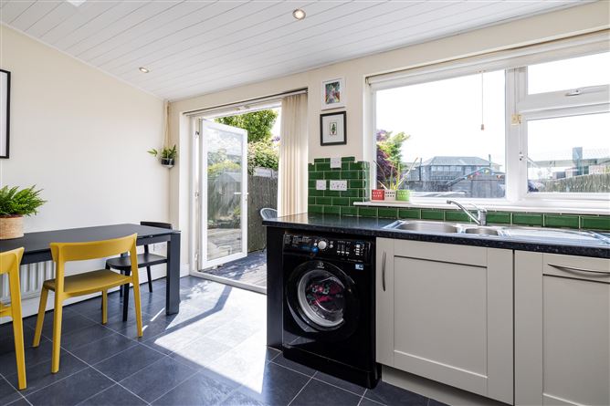 https://photos-a.propertyimages.ie/media/4/7/6/4927674/dae07ccc-b4e6-4d39-a880-ef33e69fee61_l.jpg