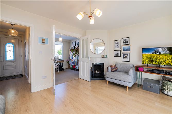 https://photos-a.propertyimages.ie/media/4/7/6/4927674/dae07ccc-b4e6-4d39-a880-ef33e69fee61_l.jpg
