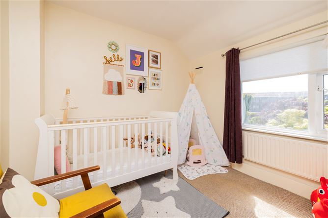 https://photos-a.propertyimages.ie/media/4/7/6/4927674/dae07ccc-b4e6-4d39-a880-ef33e69fee61_l.jpg