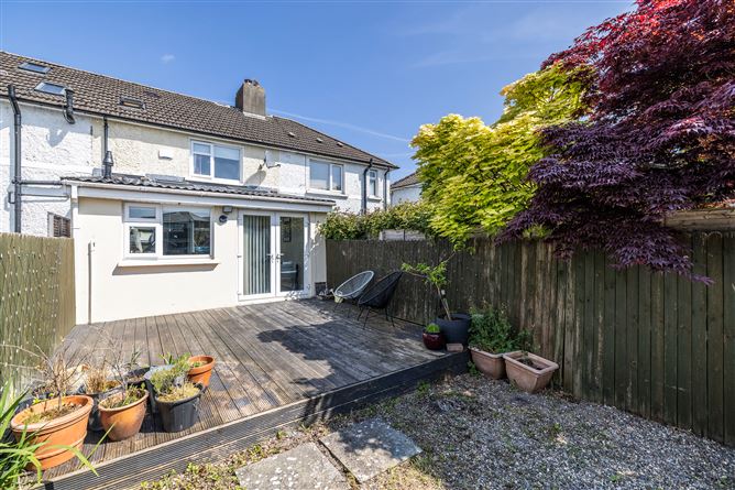 https://photos-a.propertyimages.ie/media/4/7/6/4927674/dae07ccc-b4e6-4d39-a880-ef33e69fee61_l.jpg