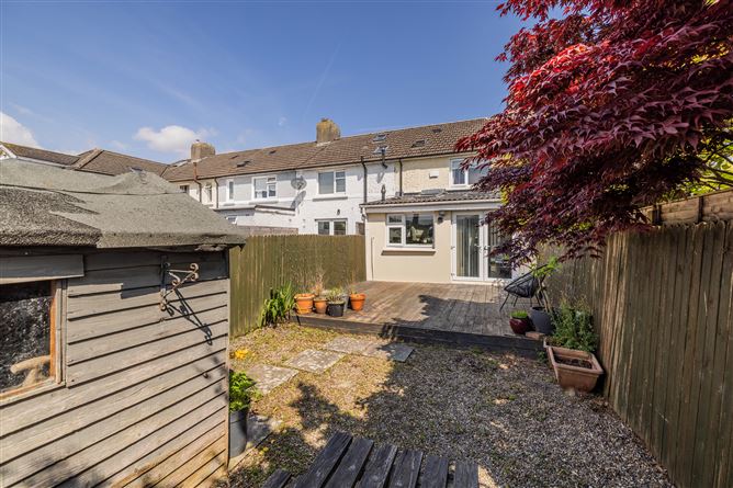 https://photos-a.propertyimages.ie/media/4/7/6/4927674/dae07ccc-b4e6-4d39-a880-ef33e69fee61_l.jpg