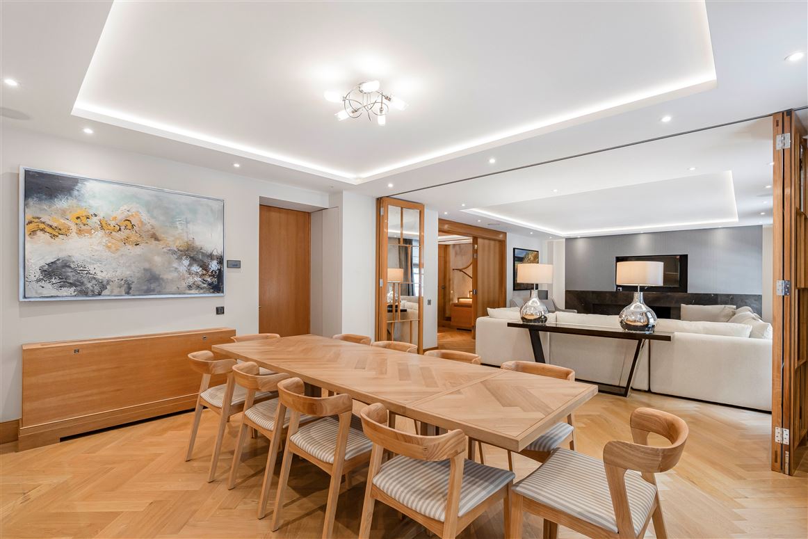 Quiet Jewel,London,Greater London,United Kingdom