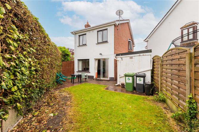 https://photos-a.propertyimages.ie/media/4/7/6/5016674/90733722-5745-4f48-b896-4a450814285f_l.jpg