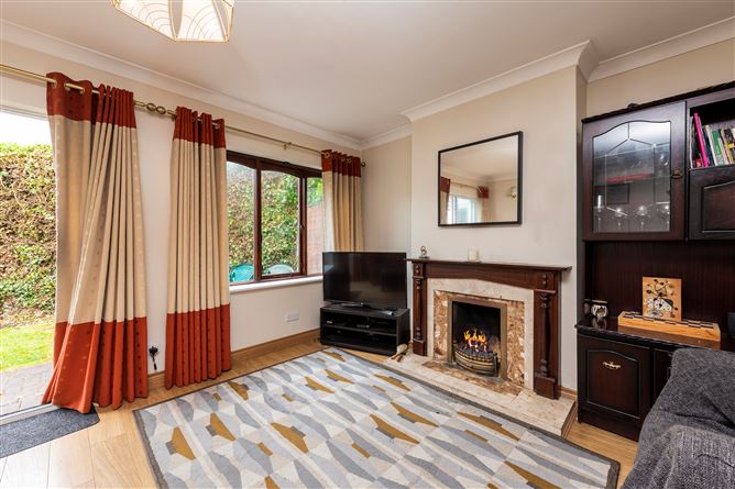 https://photos-a.propertyimages.ie/media/4/7/6/5016674/90733722-5745-4f48-b896-4a450814285f_l.jpg