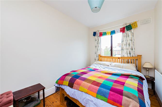 https://photos-a.propertyimages.ie/media/4/7/6/5016674/90733722-5745-4f48-b896-4a450814285f_l.jpg