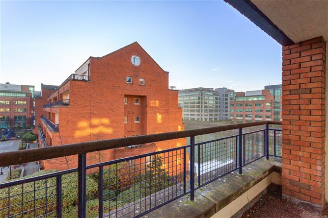 57 Eagle Island, Custom House Harbour, IFSC, Dublin 1