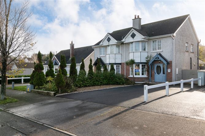 3 Armstrong Grove, Clara, Co. Offaly