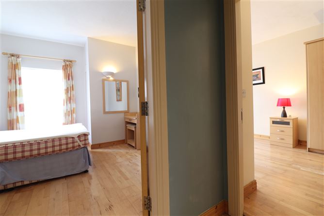 Apt 40 Harbour View, Kincora Harbour, Killaloe, Clare