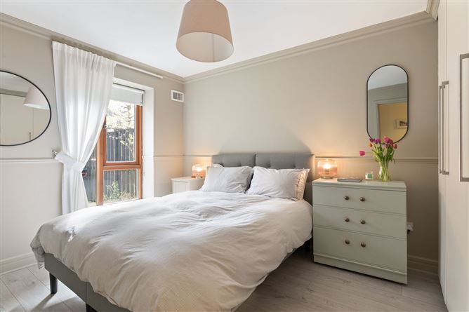 https://photos-a.propertyimages.ie/media/4/7/7/4923774/0f99d6b1-0521-46fb-8cd0-84502e980953_l.jpg