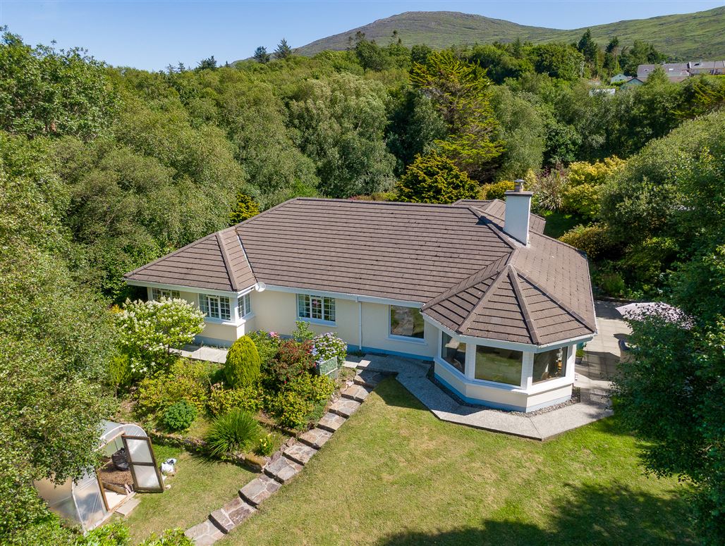 Cedar Creek Cottage, Feorus West, Kenmare, Co. Kerry, V93KV56 Cedar Creek Cottage, Feorus West, Kenmare, Co. Kerry, V93KV56