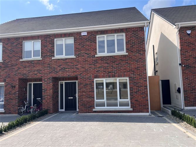 €3,000 / month