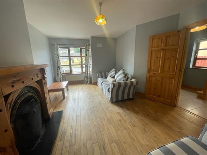 6 Cuirt Merriman, Ennistymon, Clare