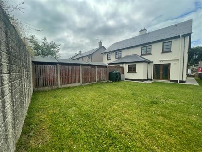 6 Cuirt Merriman, Ennistymon, Clare