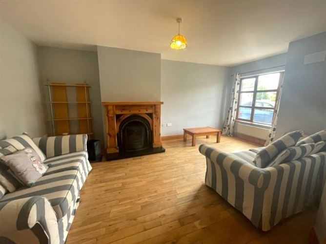 6 Cuirt Merriman, Ennistymon, Clare
