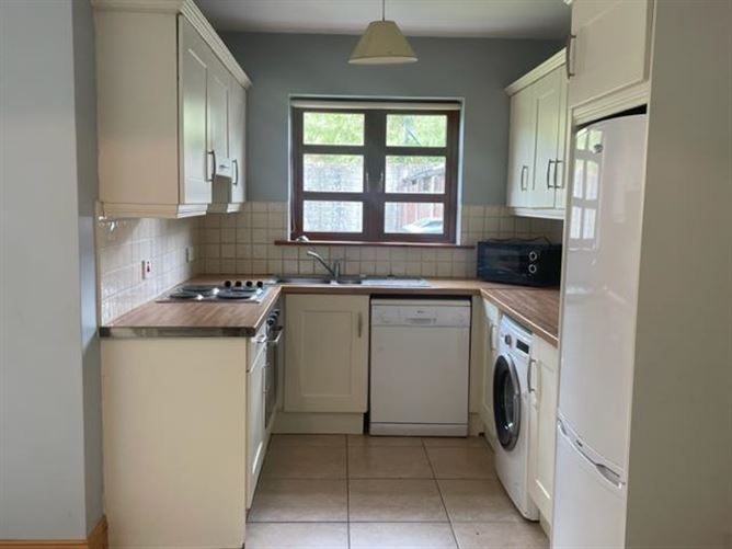 6 Cuirt Merriman, Ennistymon, Clare