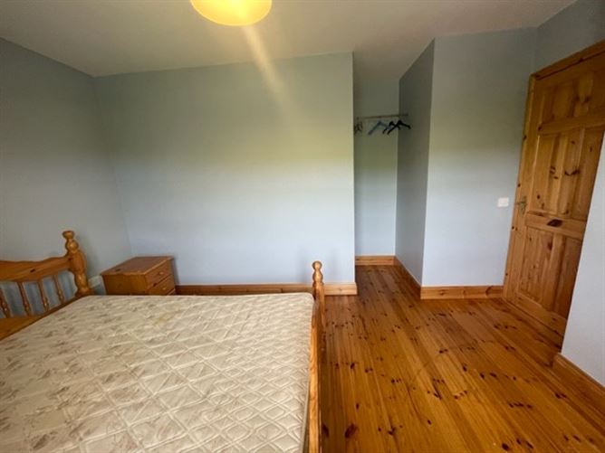 6 Cuirt Merriman, Ennistymon, Clare