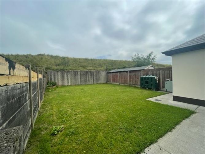 6 Cuirt Merriman, Ennistymon, Clare