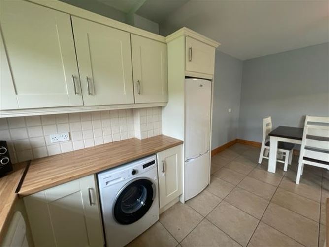 6 Cuirt Merriman, Ennistymon, Clare
